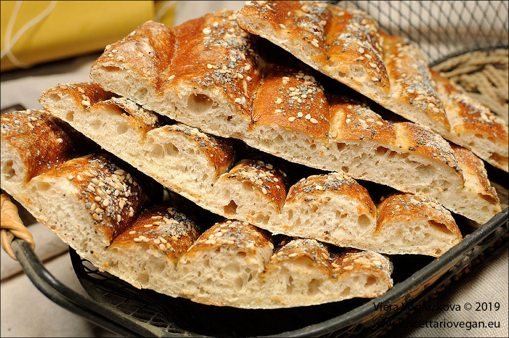 Nan-e-barbari, pane piatto iraniano con pasta madre