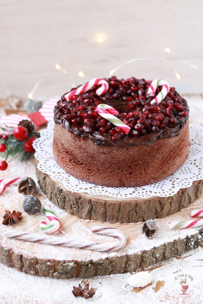 Natale con cluse: ciambella speziata con crema di cioccolato e melagrana