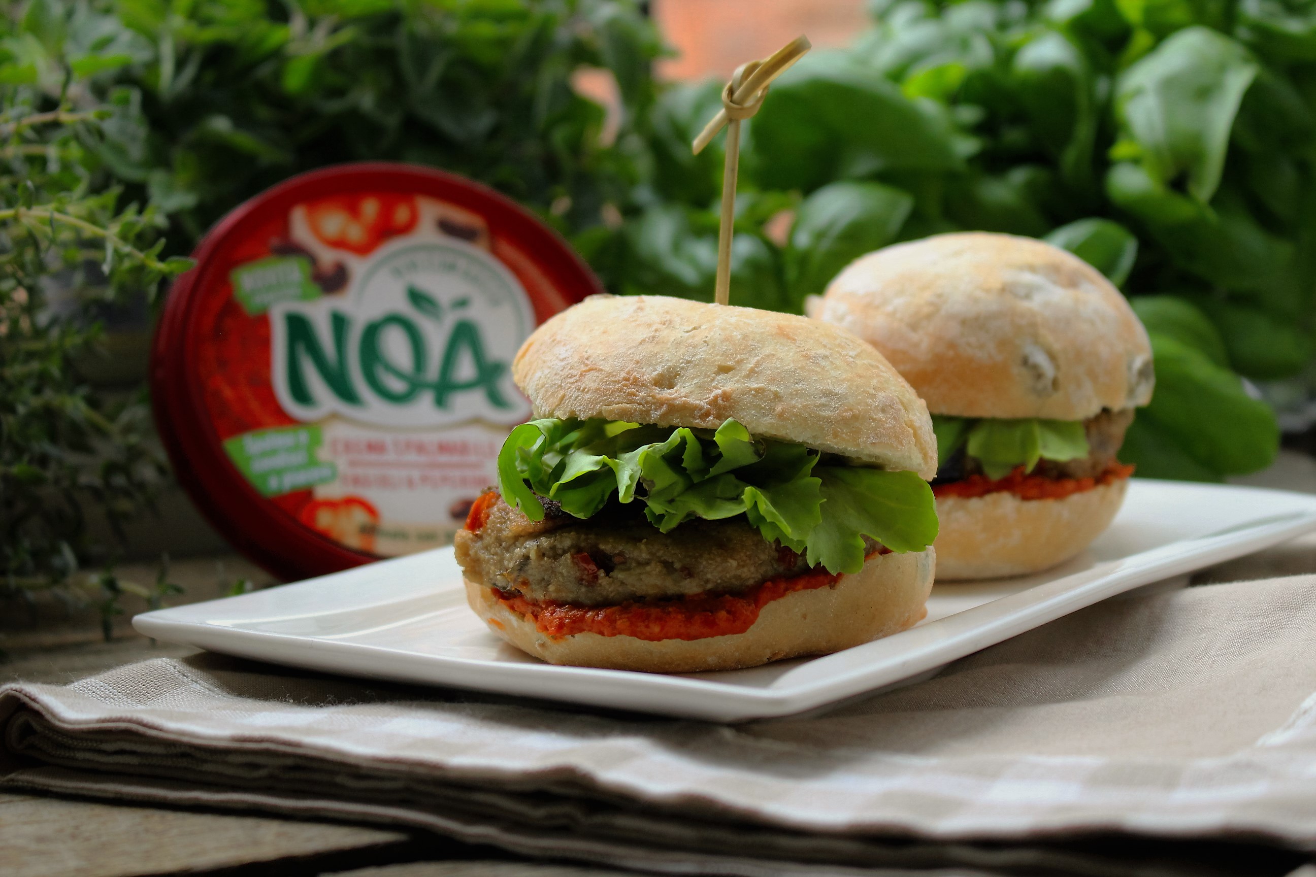 NOA – NATURALE, ORIGINALE E AUTENTICO: Burger veg di melanzane e pomodori secchi