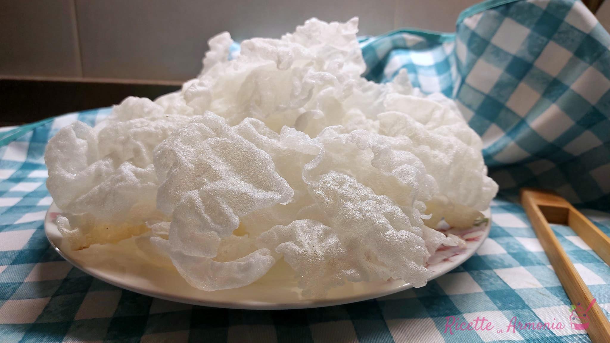 Nuvole di drago con fogli di riso