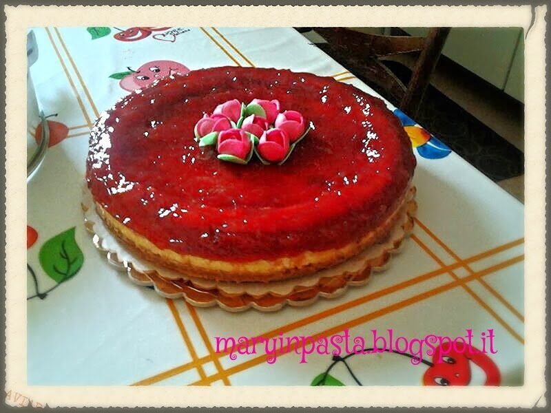 Ny cheesecake con confettura di fragole