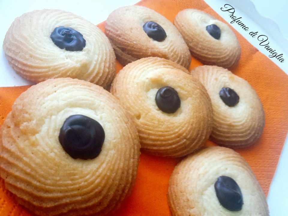 Occhi di bue, biscottini friabilissimi per l’ora del the
