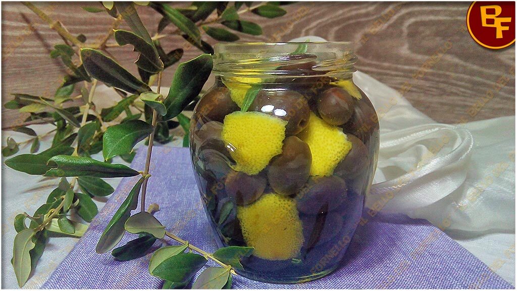 Olive nere in salamoia con soda