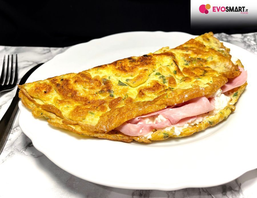 Omelette estiva con stracchino e prosciutto