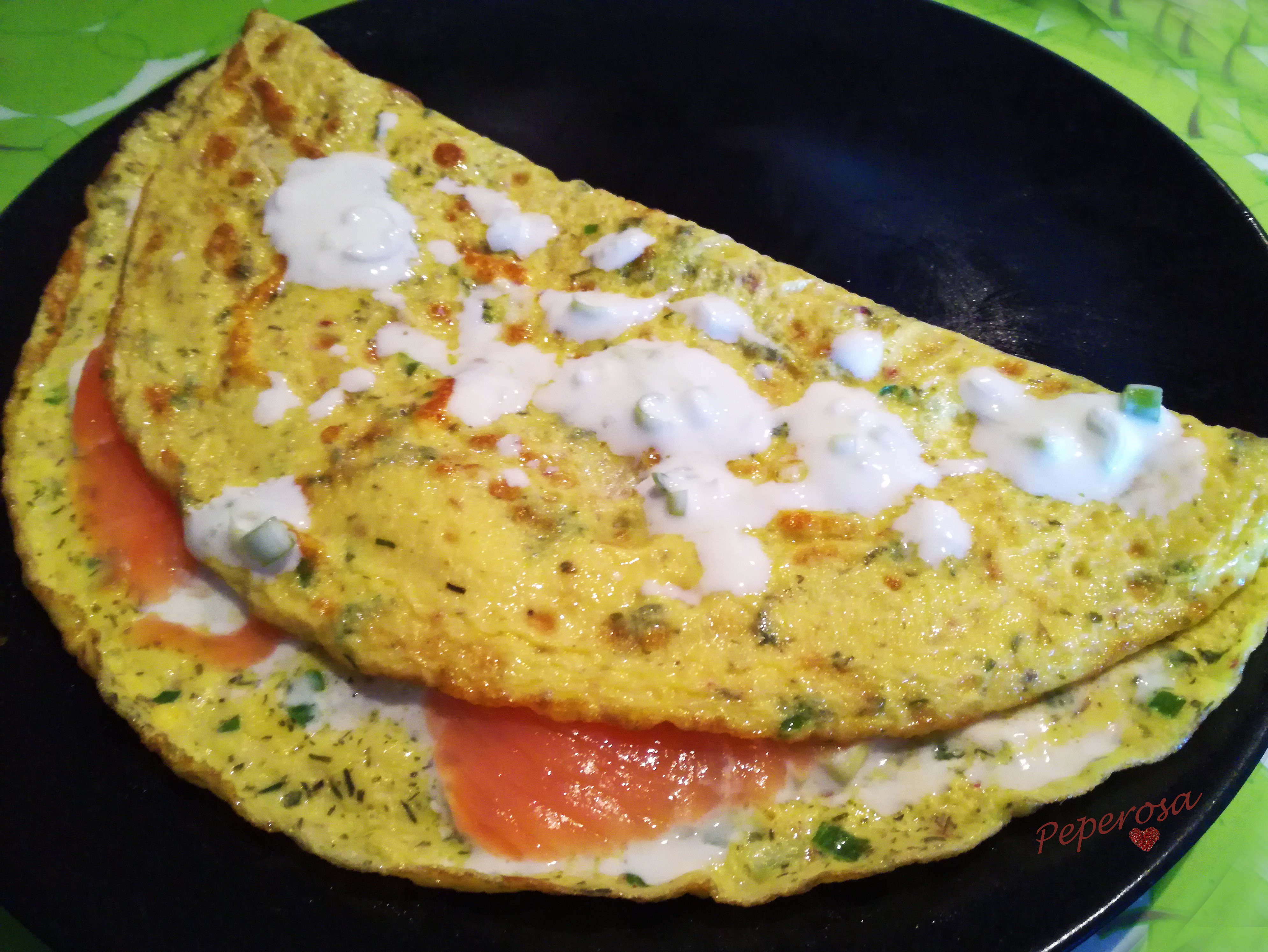 Omelette salmone e panna acida