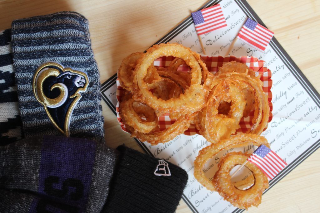 Onion rings: anelli di cipolla fritti in pastella di birra