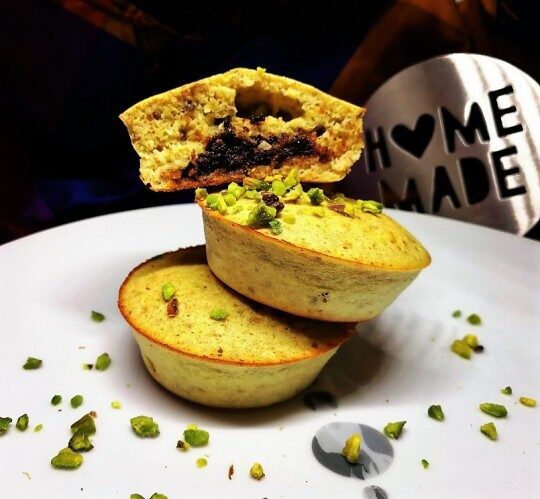 Orange&pistachio muffin with chocolate