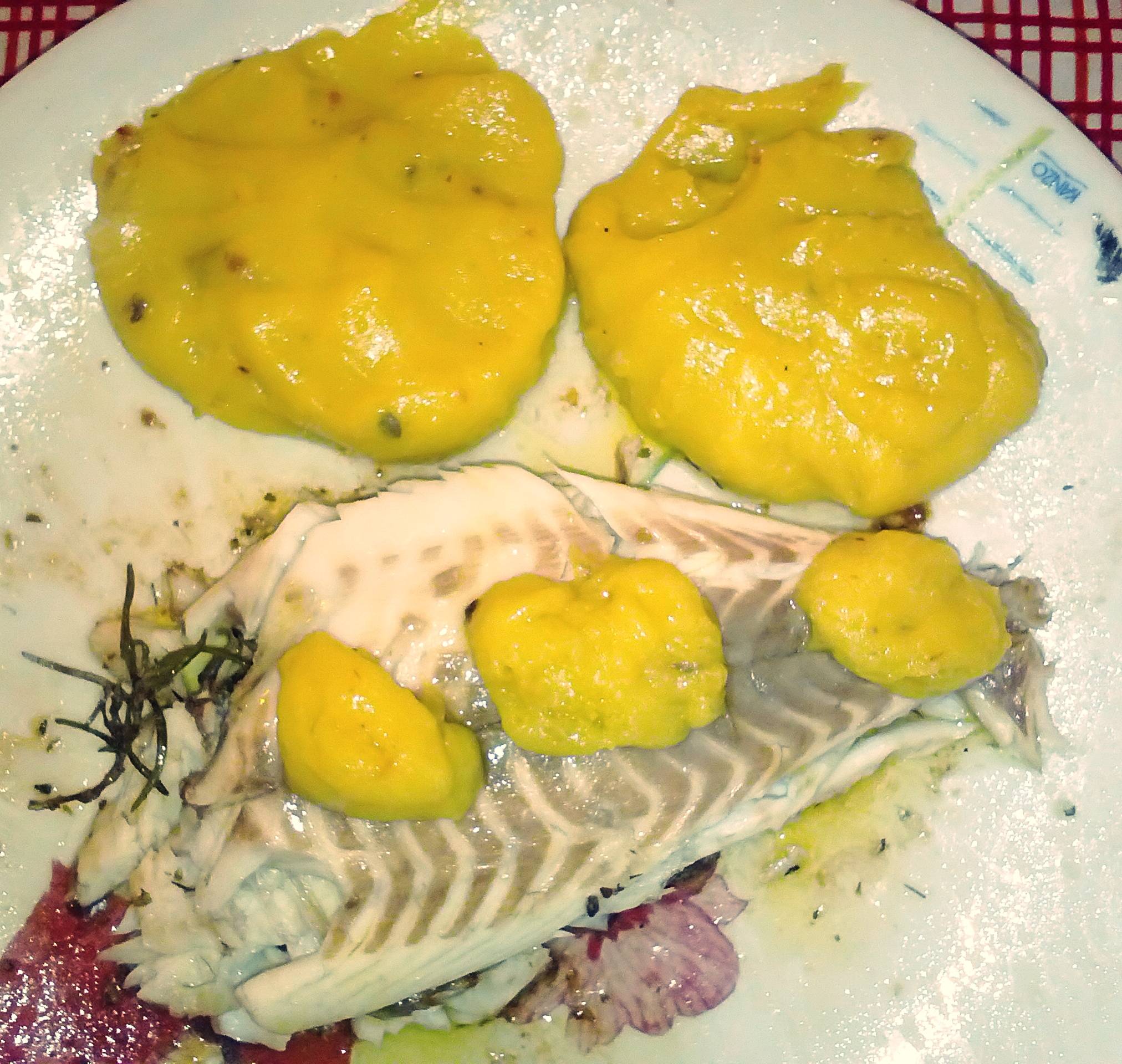 Orata in crema di patate e cipolle