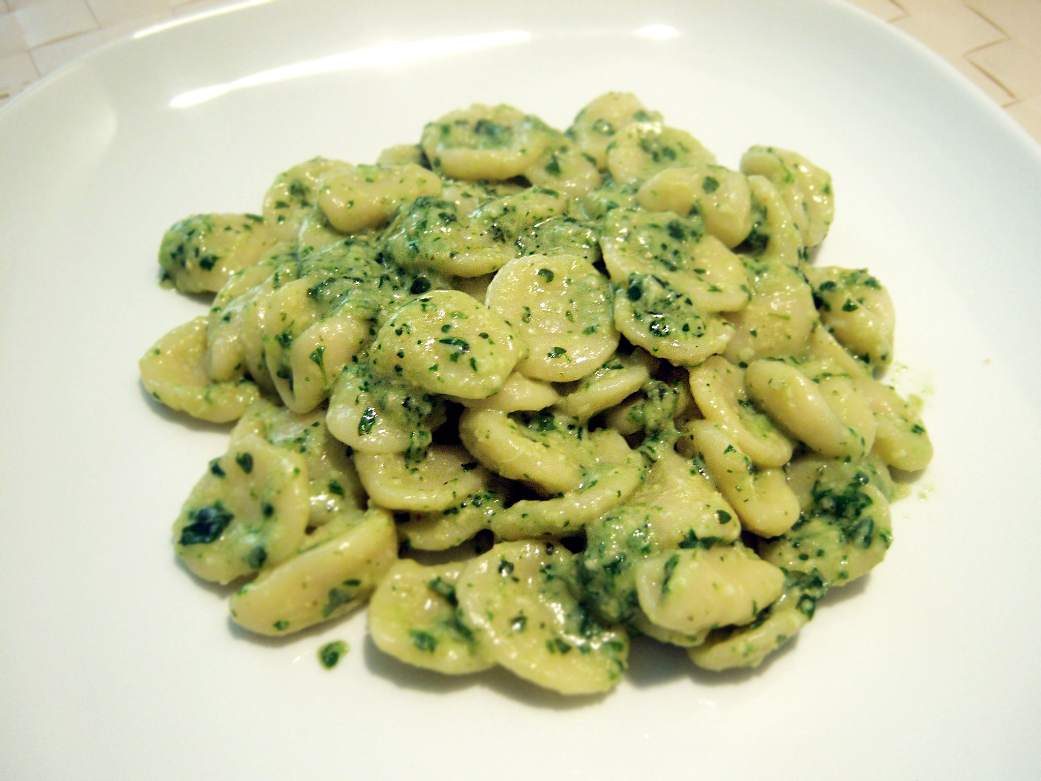 Orecchiette al pesto di maggiorana
