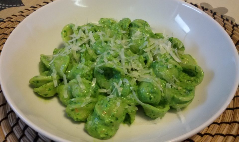 Orecchiette al pesto di rucola cremoso