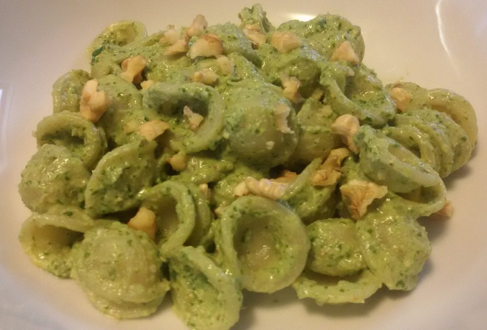 Orecchiette al pesto di rucola e lime