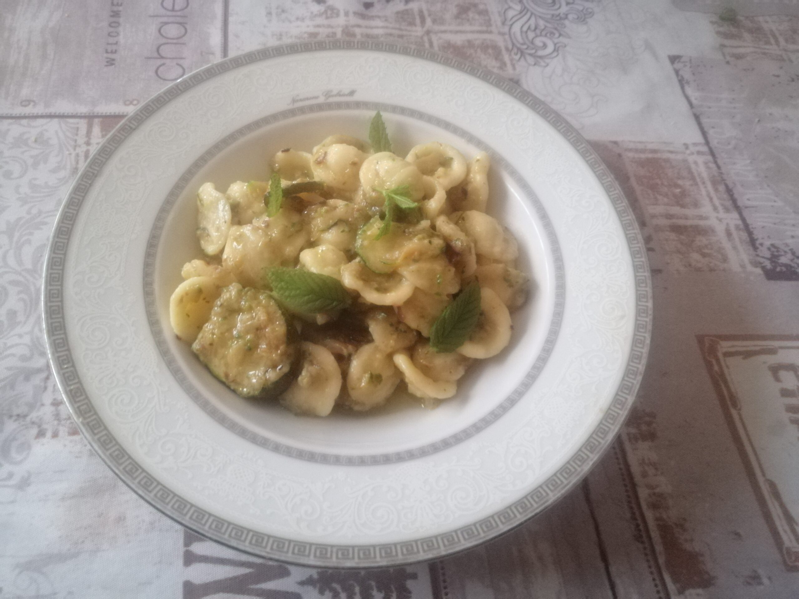 Orecchiette al pesto di zucchine