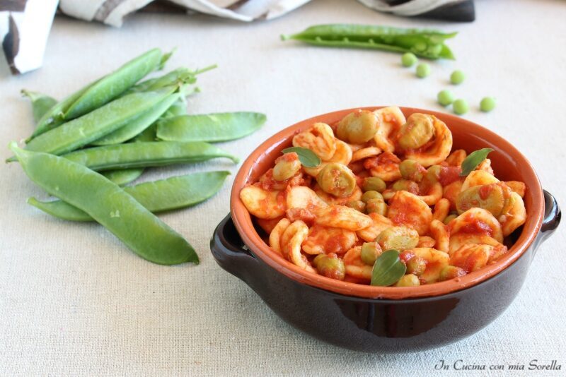 Orecchiette al ragù di fave e piselli