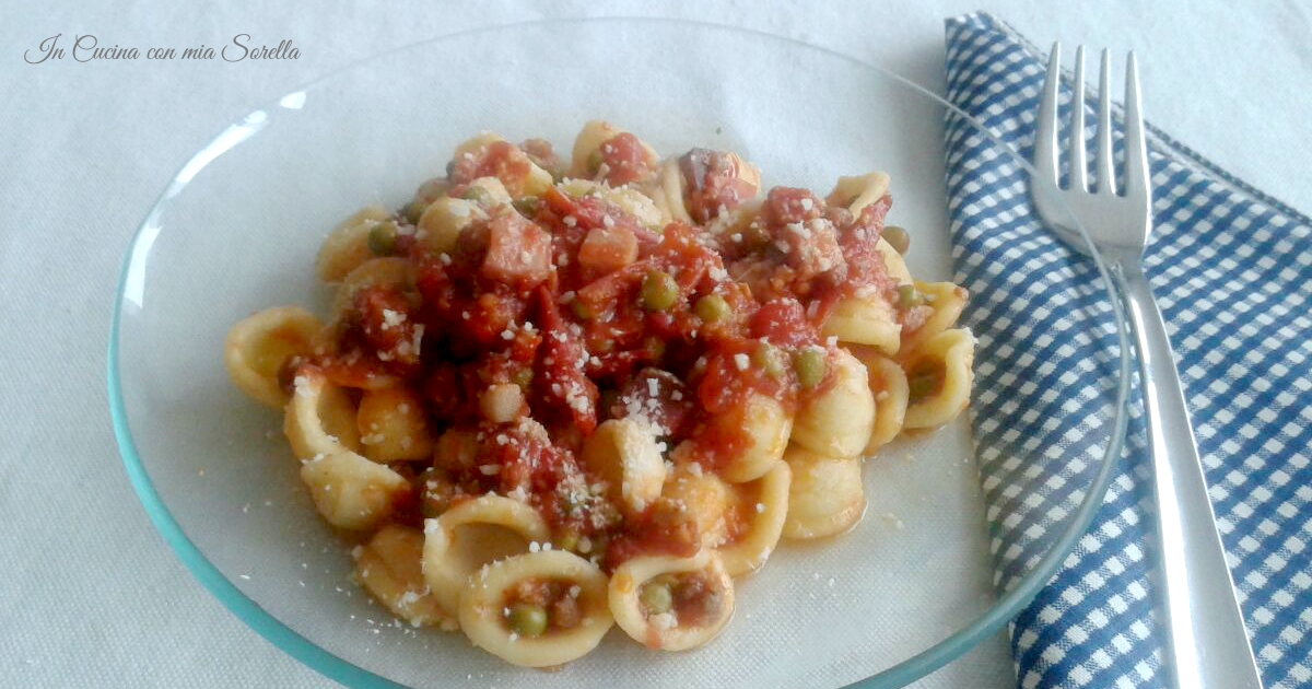 Orecchiette al sugo di piselli e pancetta