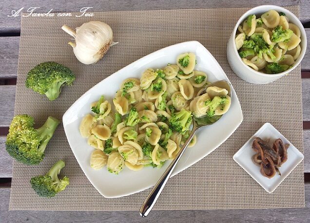 Orecchiette broccoli e acciughe