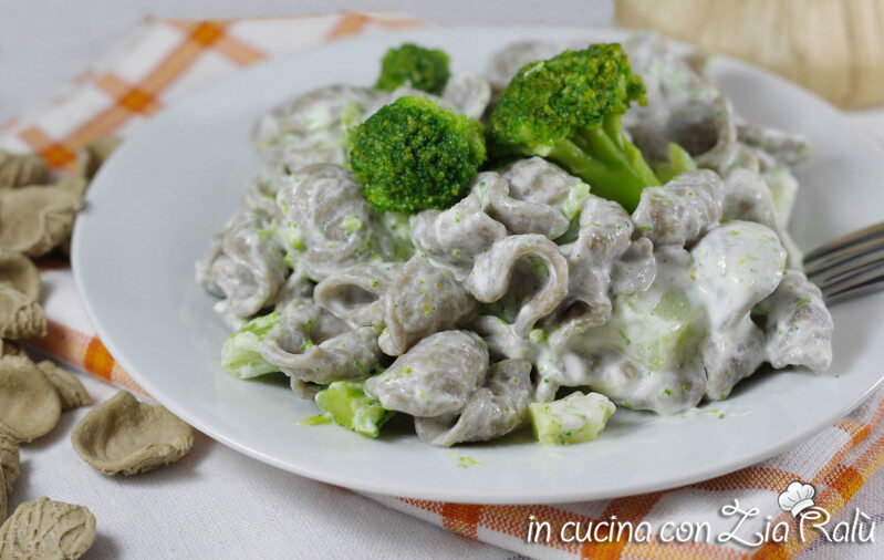 Orecchiette broccoli e robiola