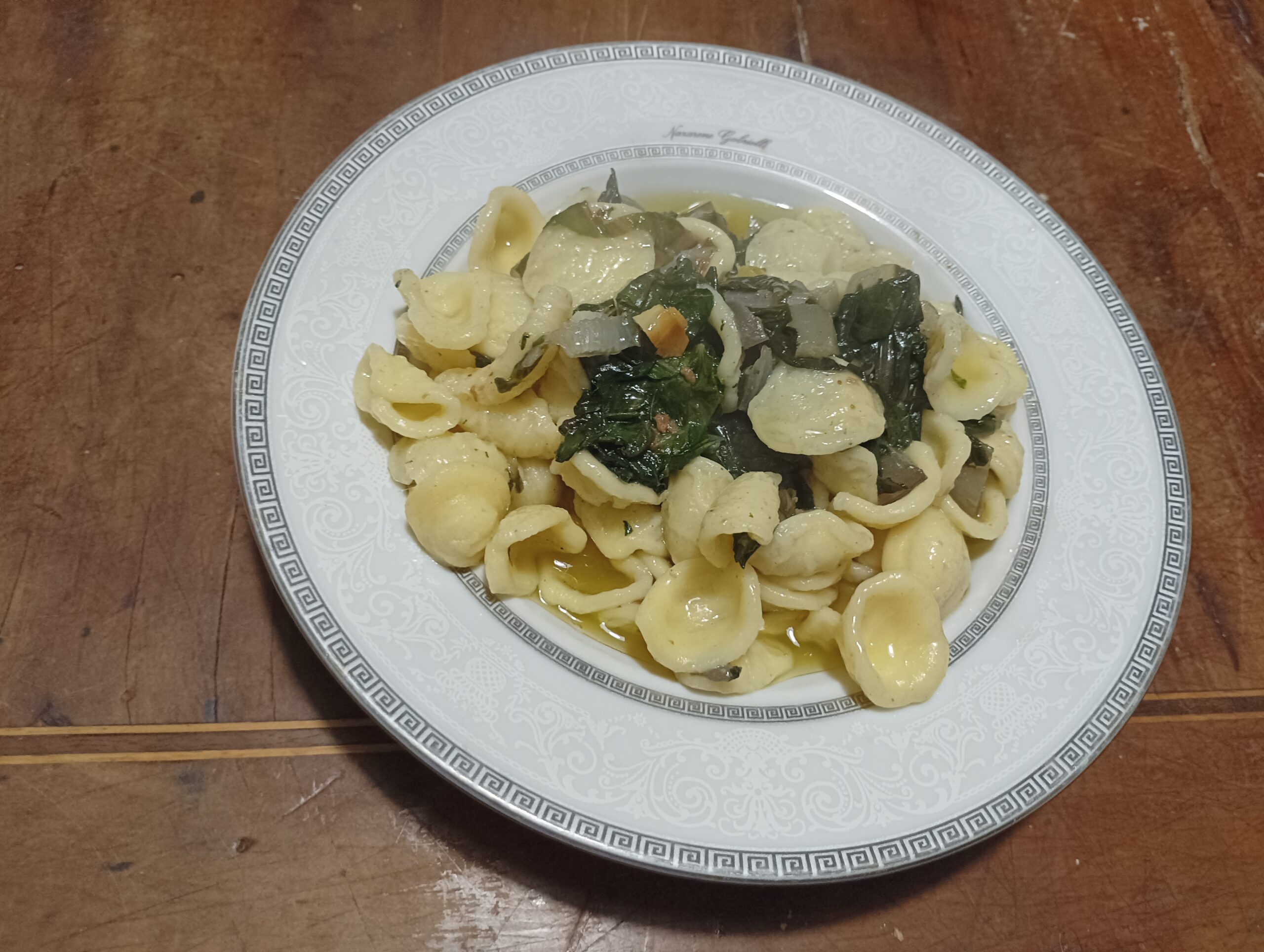 Orecchiette con bietole e briciole di taralli