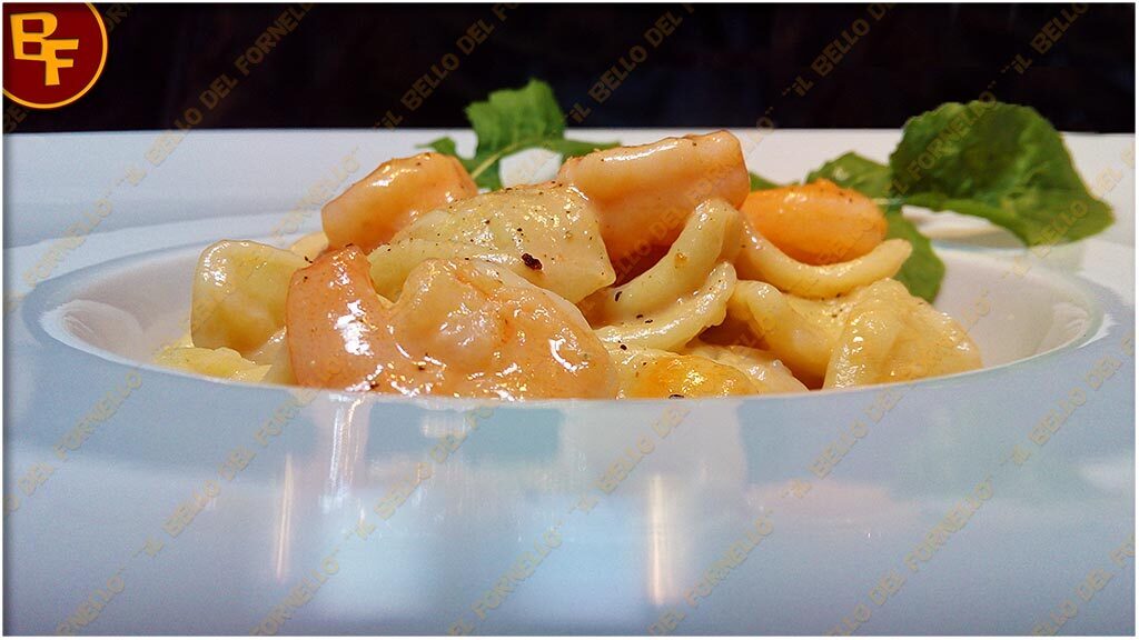 Orecchiette con gamberetti in salsa rosa