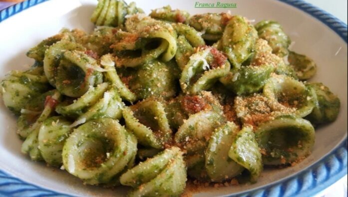 Orecchiette con le cime di rapa e acciughe
