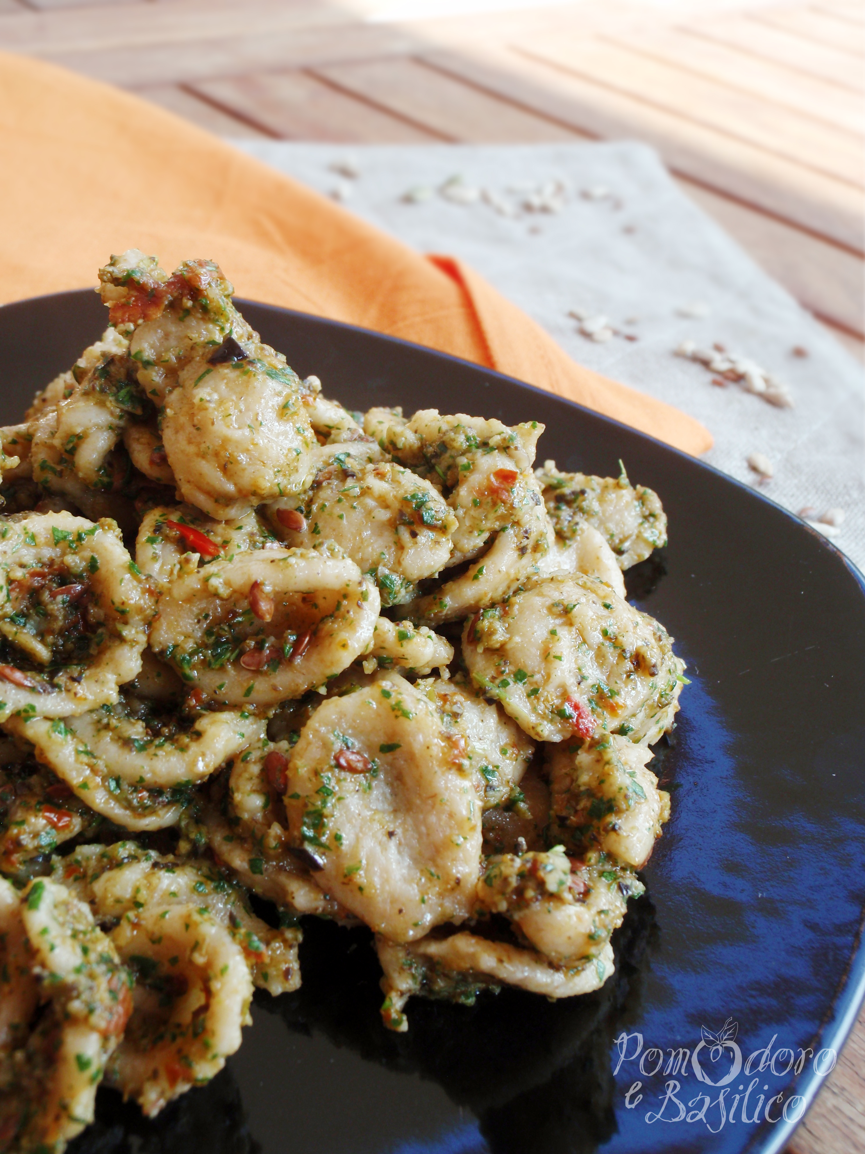 Orecchiette con pesto di rucola