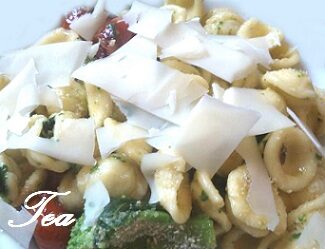 ORECCHIETTE con Pomodori Secchi, Cime di Rapa e Ricotta in scaglie