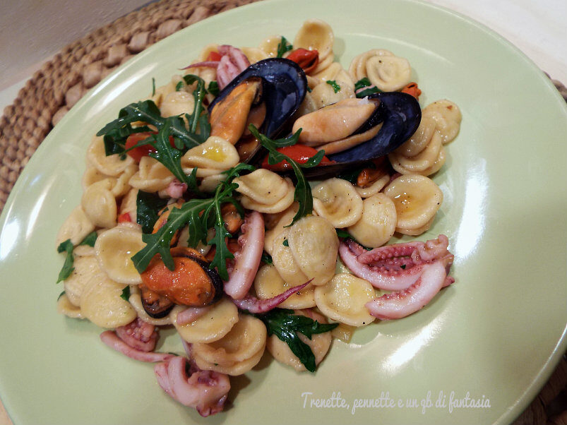 Orecchiette con ricci di calamari e cozze