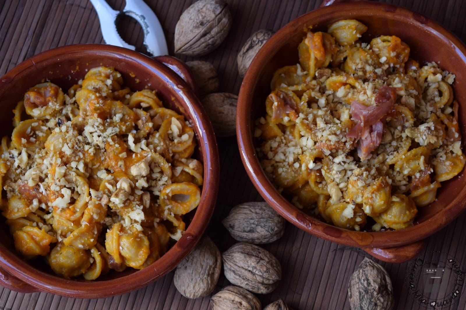 Orecchiette integrali con zucca, noci e speck