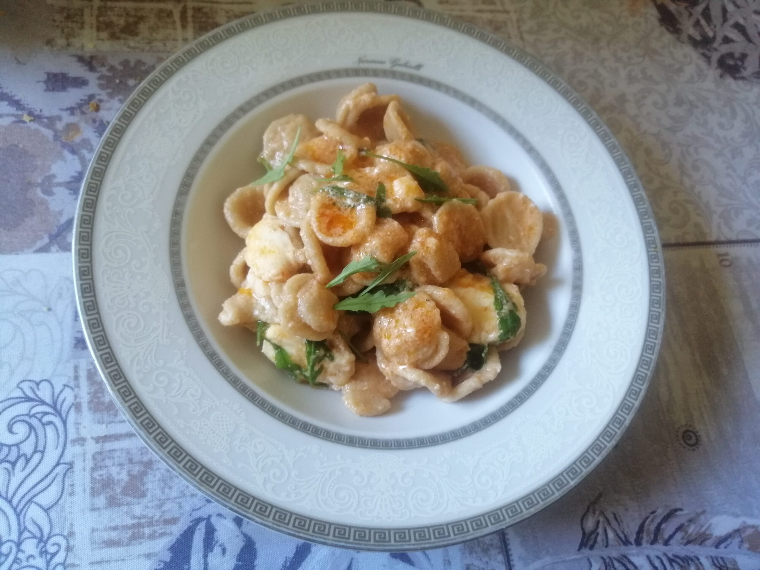 Orecchiette integrali pasticciate con burrata e pomodoro
