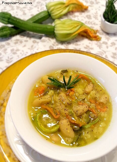 Orzetto in giallo con zucchine fiorite