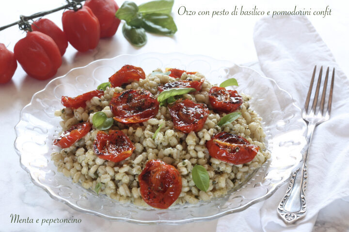 Orzo con pesto al basilico e pomodorini confit