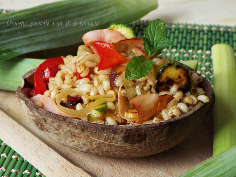Orzo con verdure e tacchino