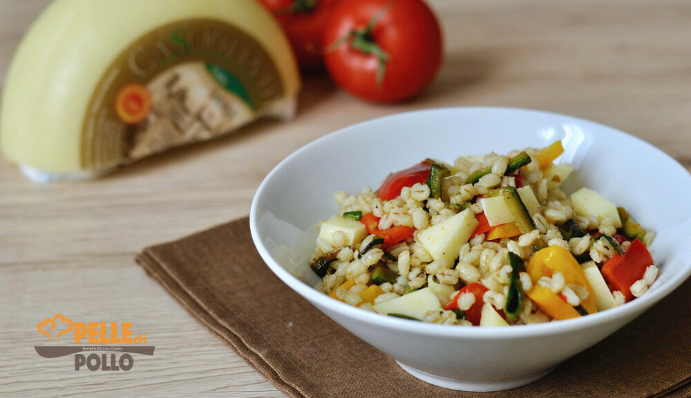 Orzo con verdure saltate e caciotta