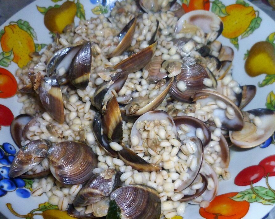 Orzo con vongole veraci