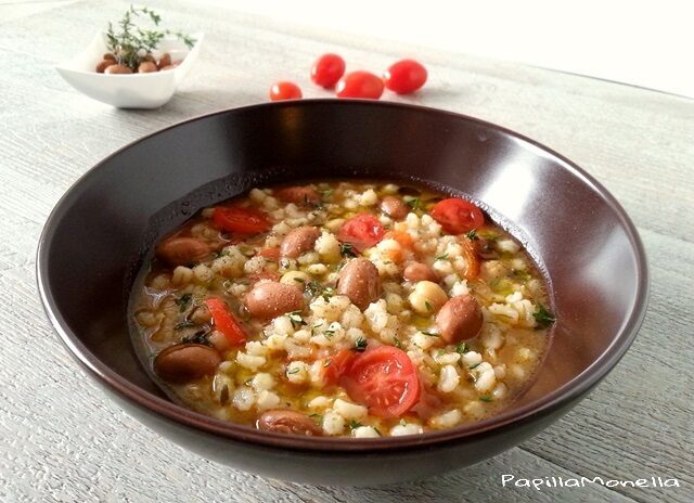 Orzo e fagioli con timo e datterini