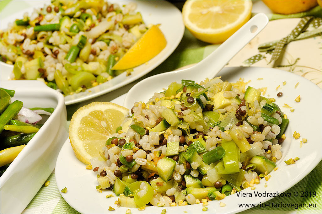 Orzo profumato al limone e verdure dell’orto