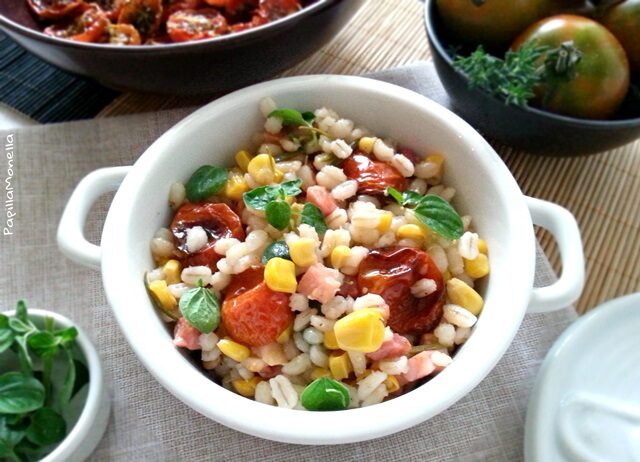 Orzo salad con pancetta, mais e confit