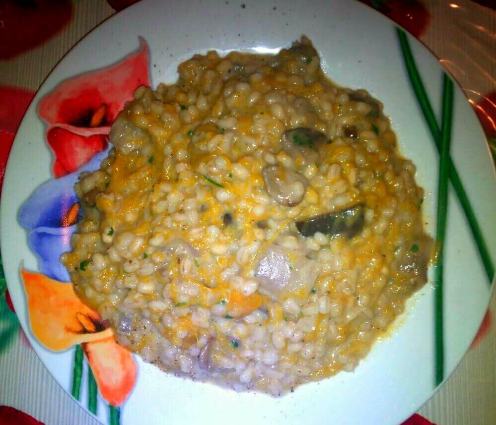 Orzotto con zucca e funghi misti – ricetta light
