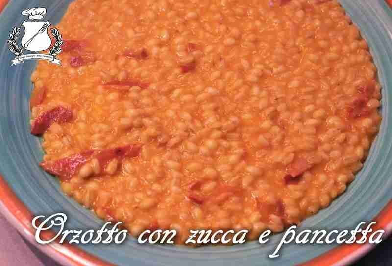 Orzotto con zucca e pancetta