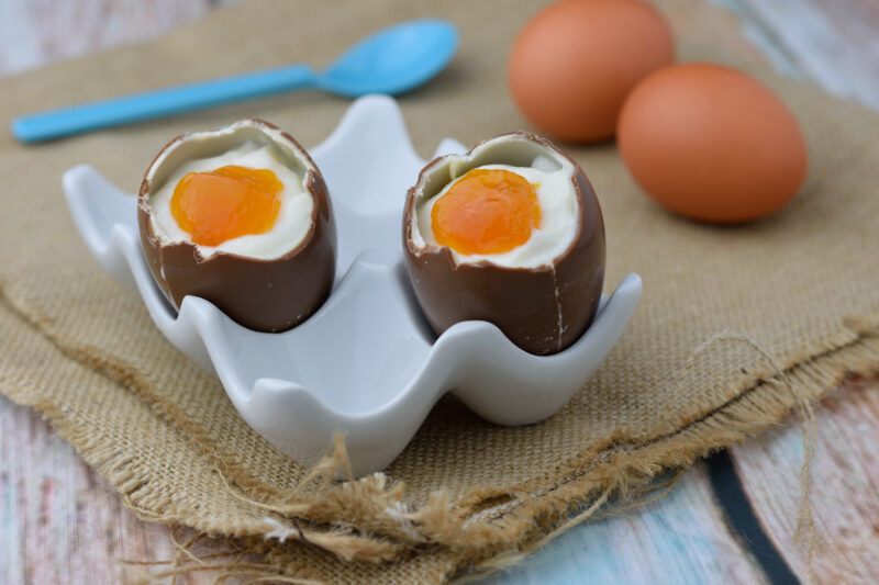 Ovetti cheesecake di pasqua – ovetti di cioccolato ripieni