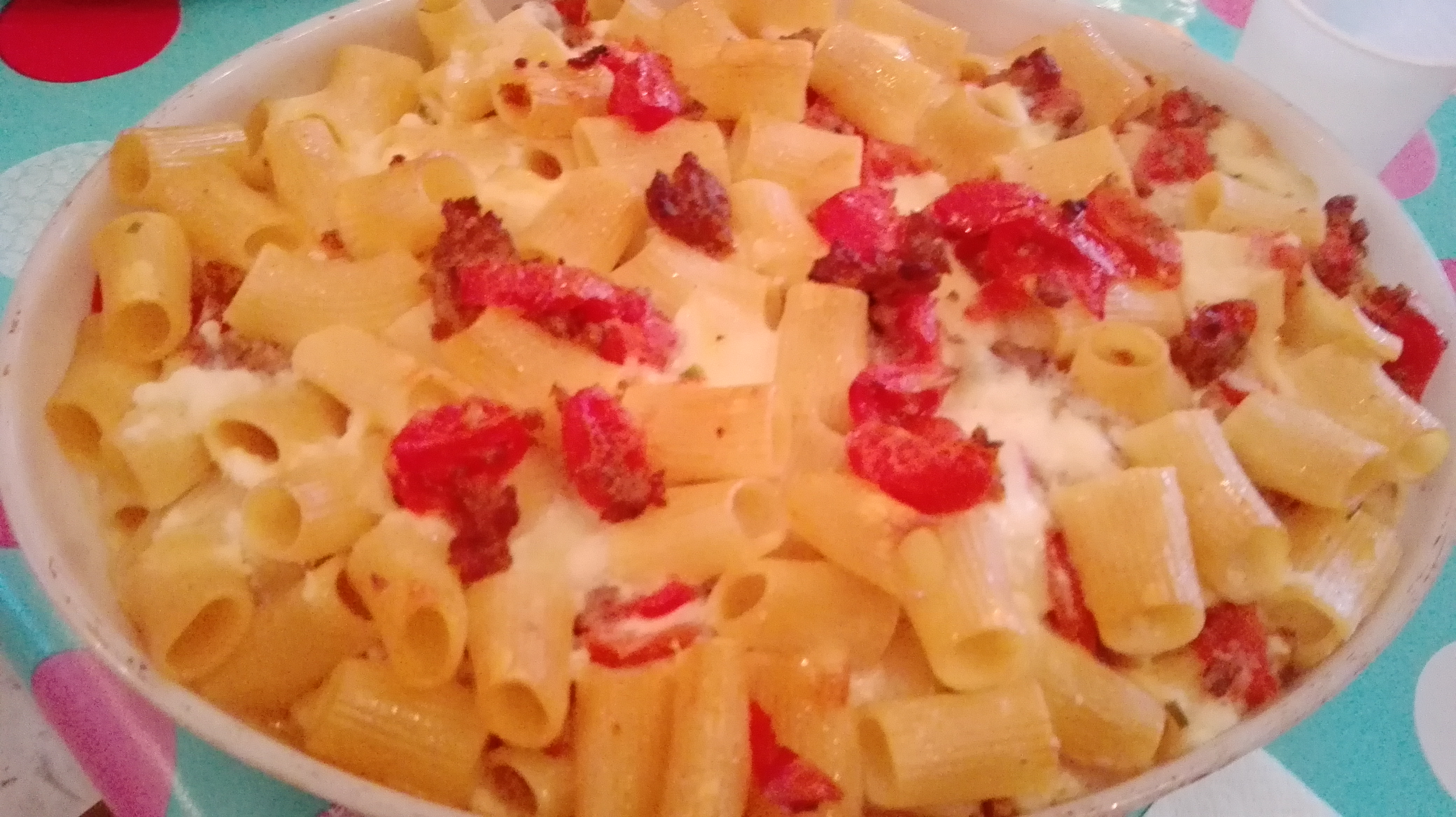 Paccheri al forno con salsiccia e pomodorini