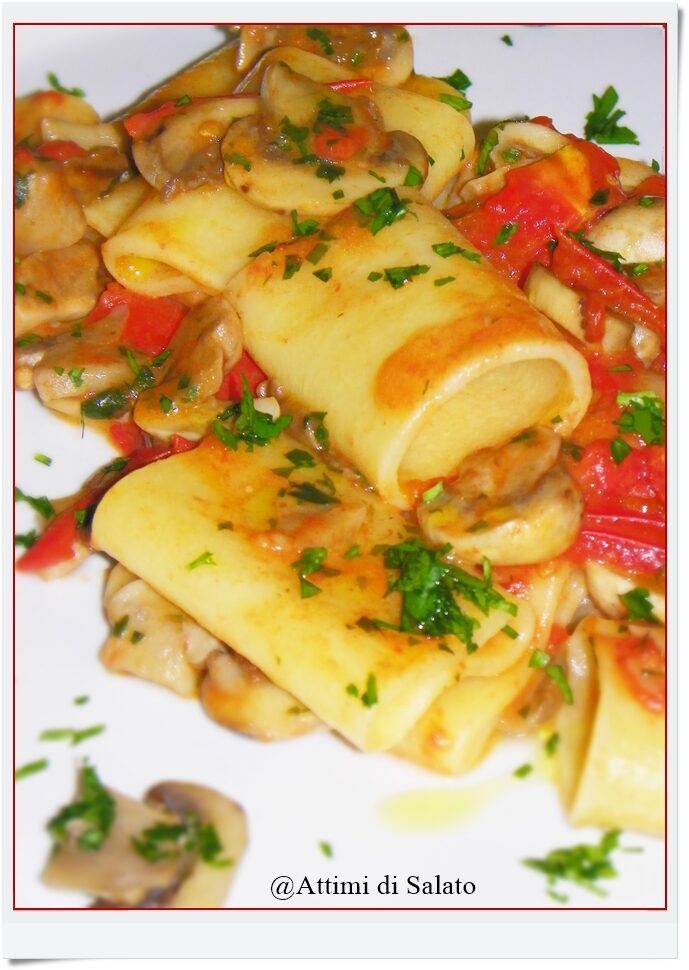 Paccheri champignon e pomodoro fresco
