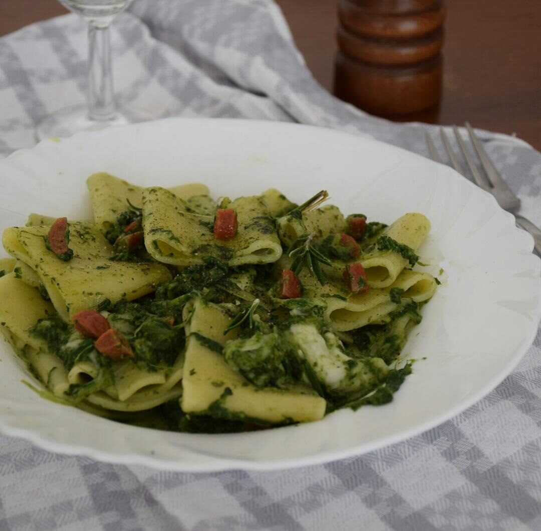 Paccheri con cime di rapa burrata e salame piccante