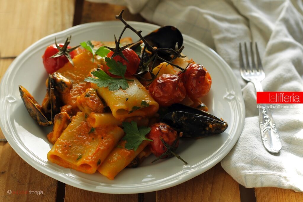 Paccheri con cozze e crema di peperoni