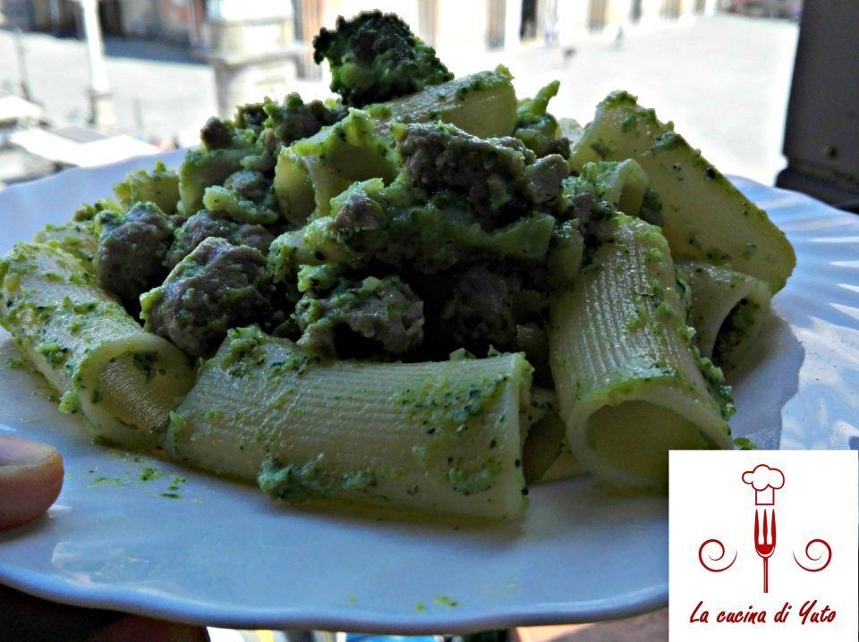 Paccheri con crema di broccoli e salsiccia