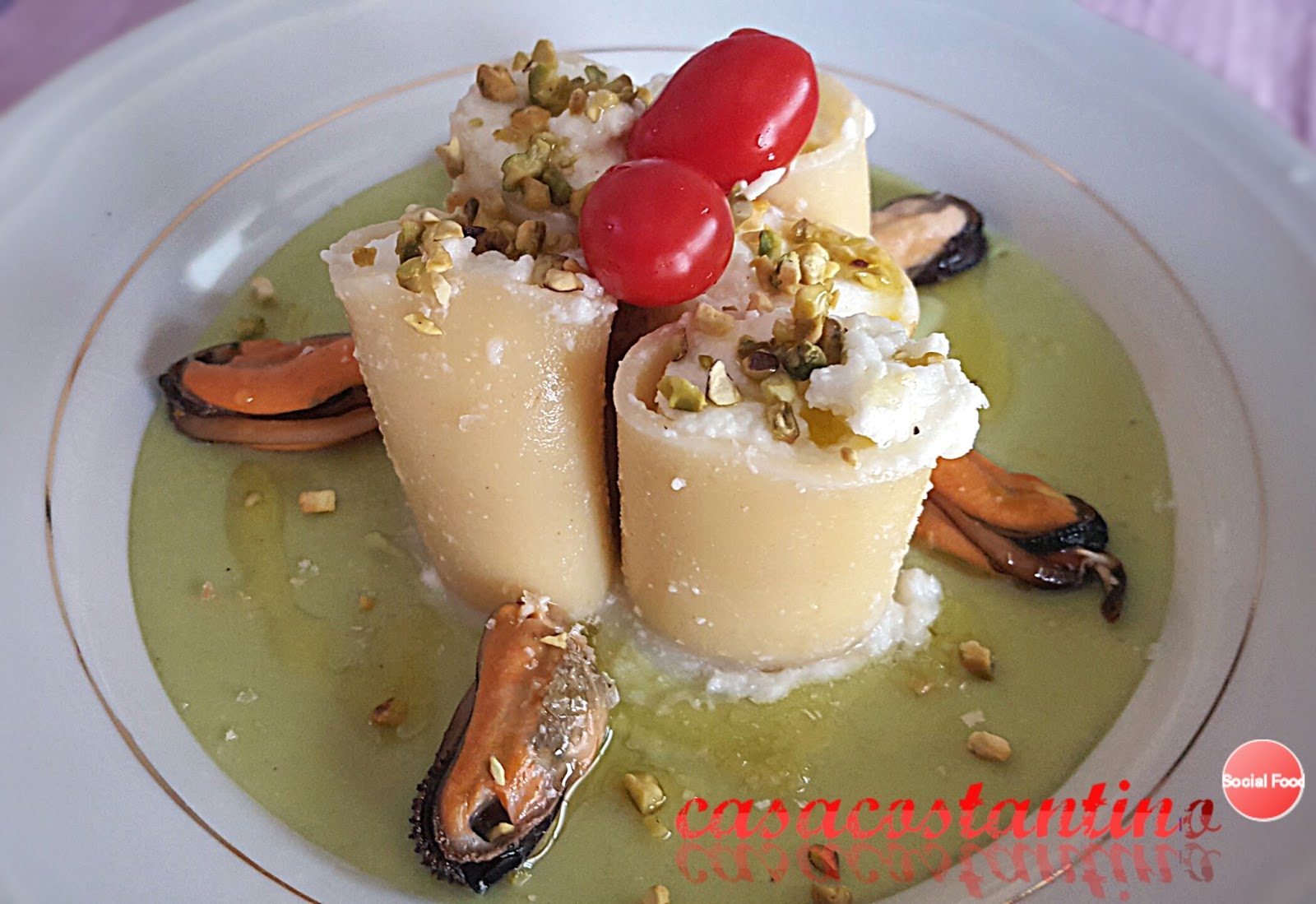 Paccheri con crema di bufala al limone su vellutata di fave al profumo di mare