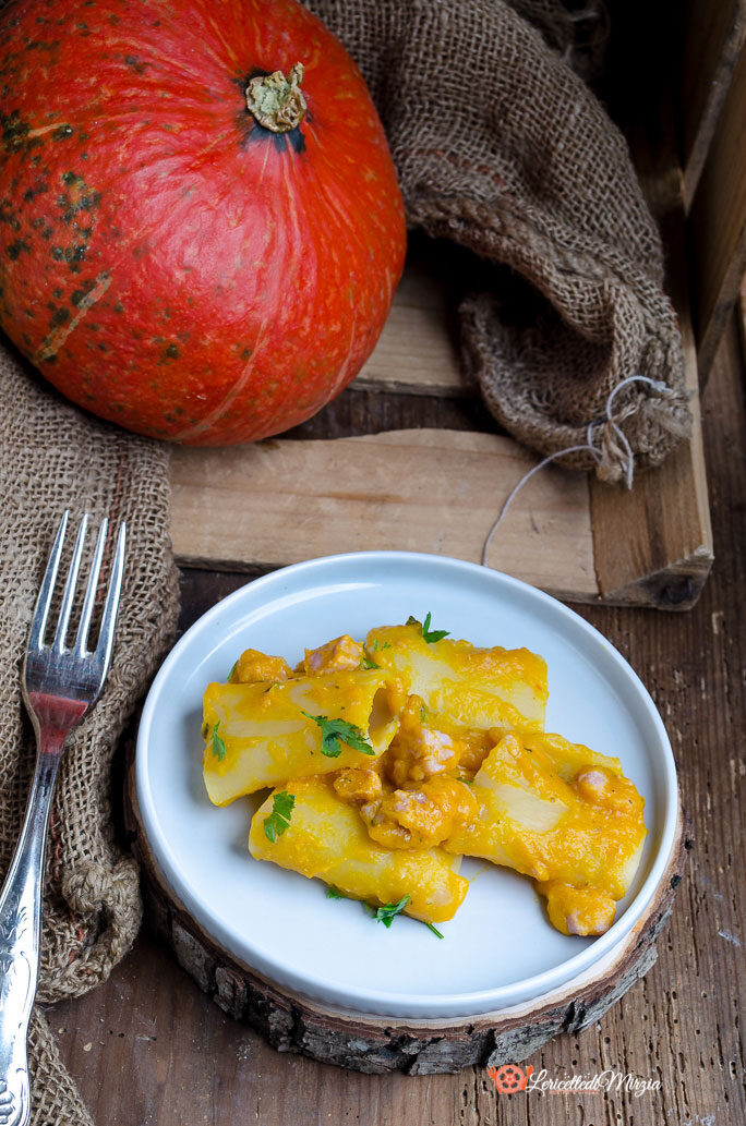 Paccheri con crema di zucca e tonno fresco