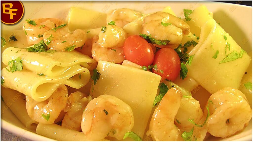 Paccheri con gamberetti profumati al limone