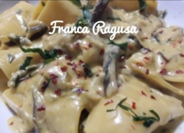 Paccheri con melanzane, scamorza affumicata e panna