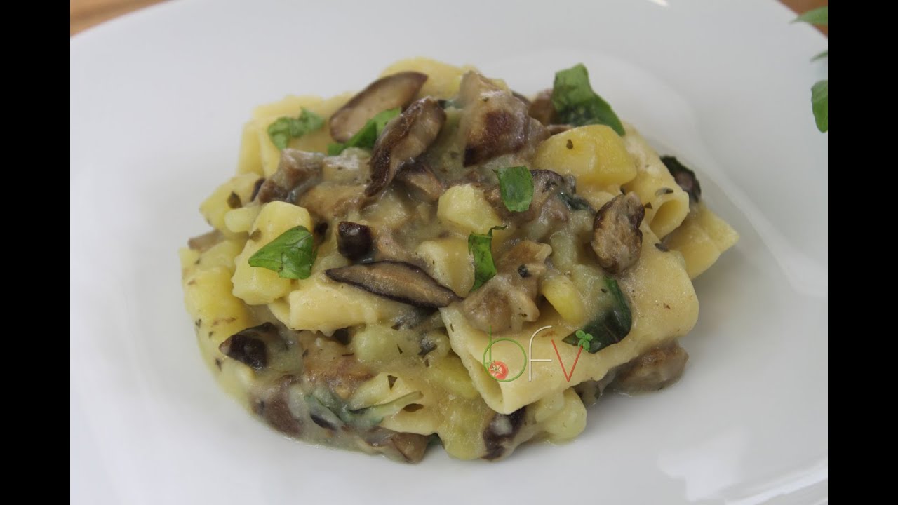 Paccheri con patate e porcini [videoricetta]