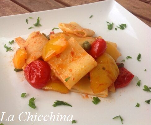 Paccheri con peperoni ed alici